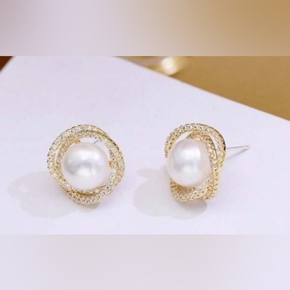 Gold-plated Crystal Pearl drop earrings with silver post BOGO - Picture 7 of 15